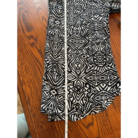 Chico’s 100% Cotton Black and White Geometric Button Down Blouse Long Sleeve XL - Picture 5 of 5
